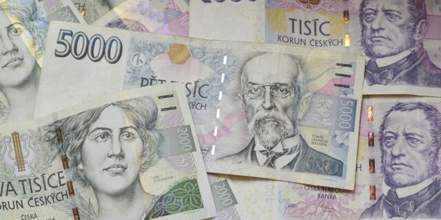 Poradna: Plánujete půjčku, o níž se partner nemá dozvědět? Využijte hotovost. Ovšem za příplatek