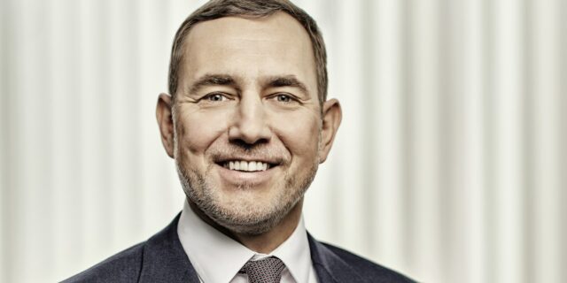 Martin Jahn: Automobilky do přechodu na elektromobilitu již nainvestovaly ohromné prostředky, takže logicky není cesty zpět