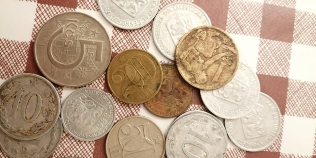 Švehla: Třicet let od měnové odluky. Jaká byla mediální strategie?