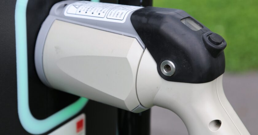 Schmarcz: Tak nám evropští komisaři povolili auta. Ale je to Pyrrhovo vítězství, zelená mašinérie jede dál a ohrožuje naši budoucnost