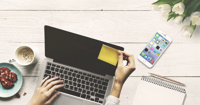 Poradna: Čas brigád se blíží. Jaké jsou výhody a nevýhody prací na dohody?