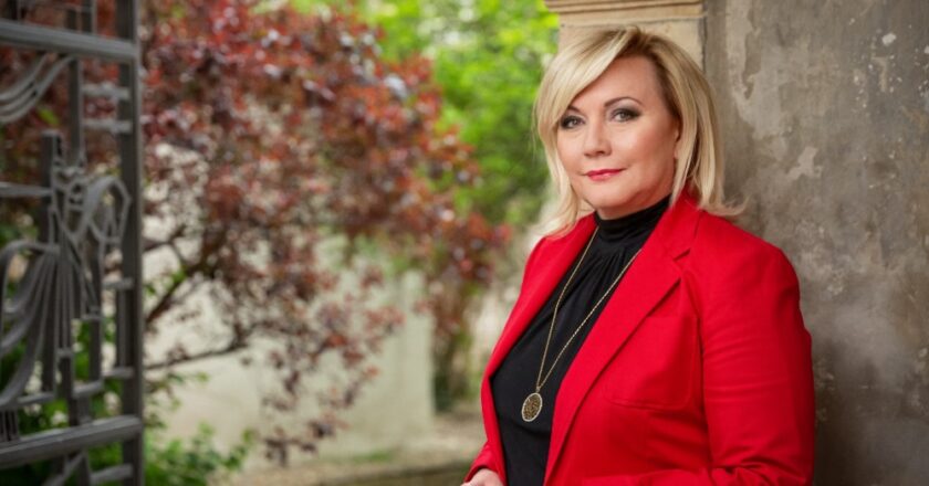 Alena Schillerová: Zatímco svět už zase kouká dopředu a roste, Česká republika si na sebe plete bič vyššího zdanění spotřeby, práce i kapitálu