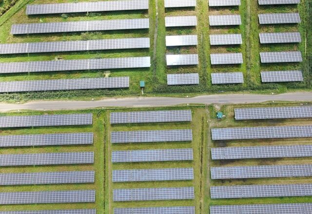 Zelený vodík jako řešení přebytků energie? Češi zkoumají jeho uplatnění v dopravě