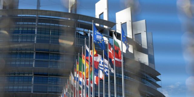 Schmarcz: „Úspěchy“ klimatického hospodářství připomínají časy „reálného“ socialismu. Zelení plánovači zavinili zaostávání a teď zakáží importy…