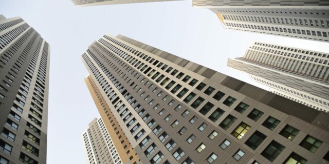 Poptávka po nemovitostech ze segmentu průmyslu a logistiky byla ve střední a východní Evropě v posledních letech silná. V roce 2023 ale většina zemí zaznamenala pokles