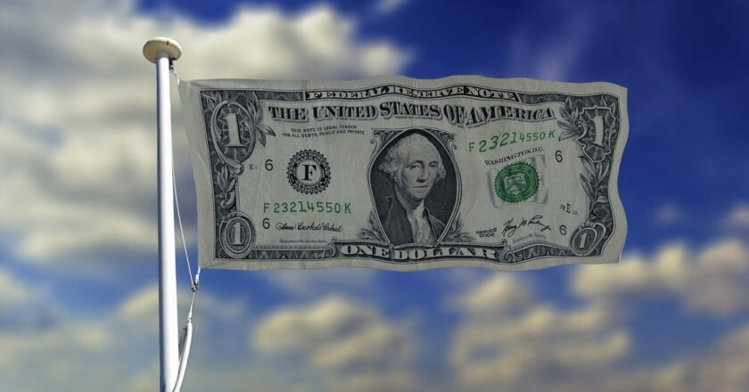 Proč se rozevírají nůžky mezi ekonomikou USA a eurozónou a co s tím