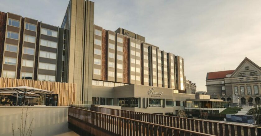 Pražská ikona opět ožívá. Hotel Fairmont Golden Prague se otevírá veřejnosti