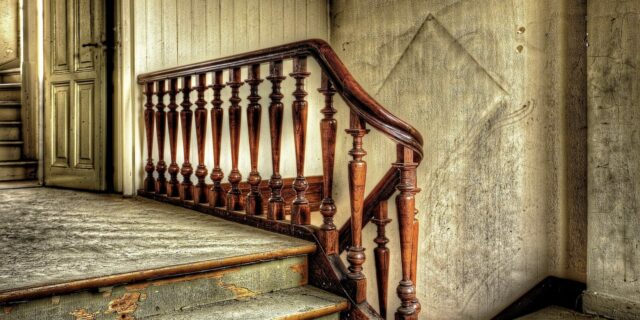 Starší domy zlevňují, malé byty letí nahoru: Realitní trh v Česku pod tlakem světového napětí