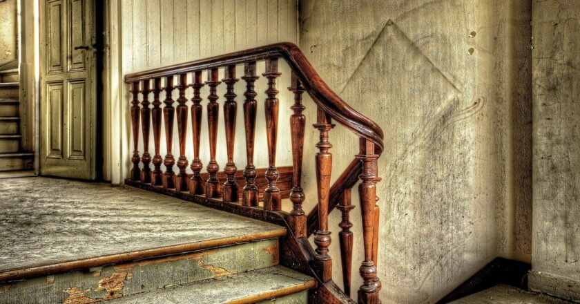 Starší domy zlevňují, malé byty letí nahoru: Realitní trh v Česku pod tlakem světového napětí