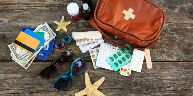 Co nesmí chybět ve vaší cestovní lékárničce: Buďte připraveni na vše, co vás na dovolené může potkat