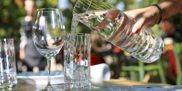 Češi věří kohoutkové. V Praze ji pije 9 z 10 lidí, většina bez filtru