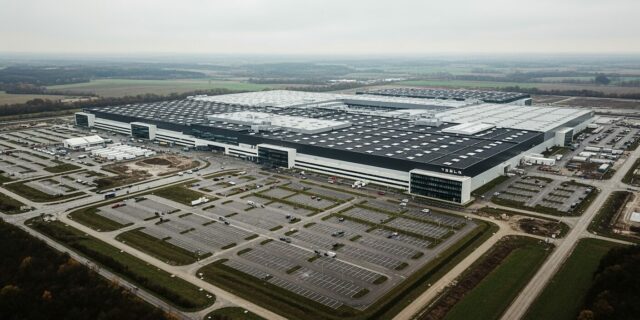 Zdá se, že rozšíření „Gigafactory” Tesla se zastavuje