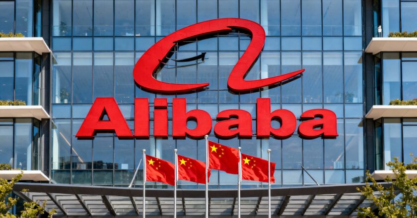 Akcie Alibaby prudce vzrostly poté, co získala významného zákazníka pro své čipy s umělou inteligencí